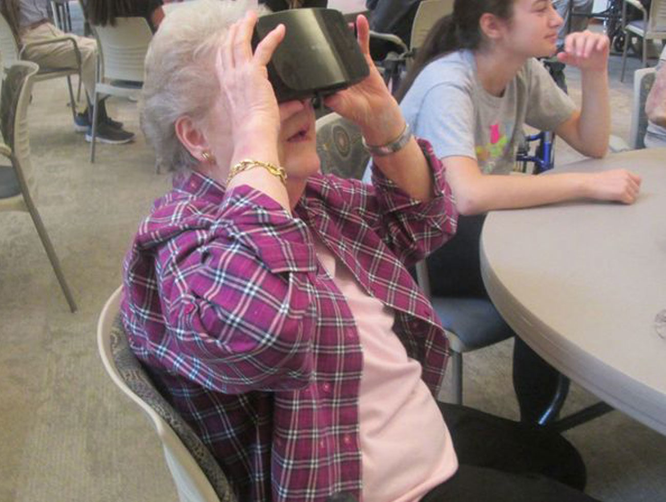 Residents of CBV using VR headsets